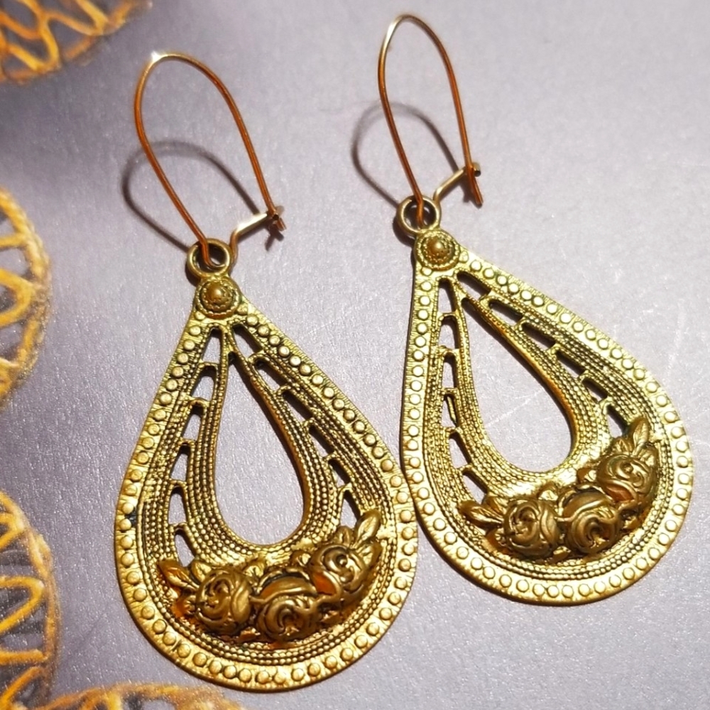 Antique Gilded Sterling Silver Cannetille Reppousse Earrings - Picture 2 of 6